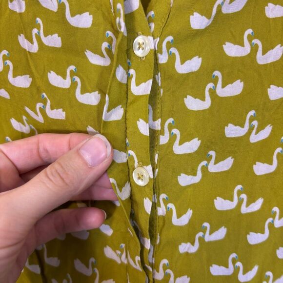 Boden Greenish Yellow Swan Detail Hidden Button Up Long Sleeve Blouse Top Size 8 - Picture 3 of 6